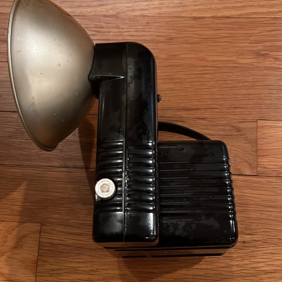 Brownie Hawkeye camera - Picture 3 of 4